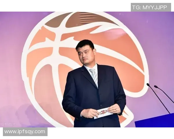 篮球巨星姚明的离世引发全球哀悼回顾他的辉煌职业生涯与影响力