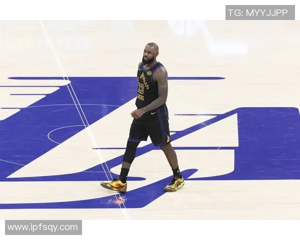 詹姆斯对哪位足球明星情有独钟引发球迷热议 詹姆斯对哪位足球明星情有独钟引发球迷热议