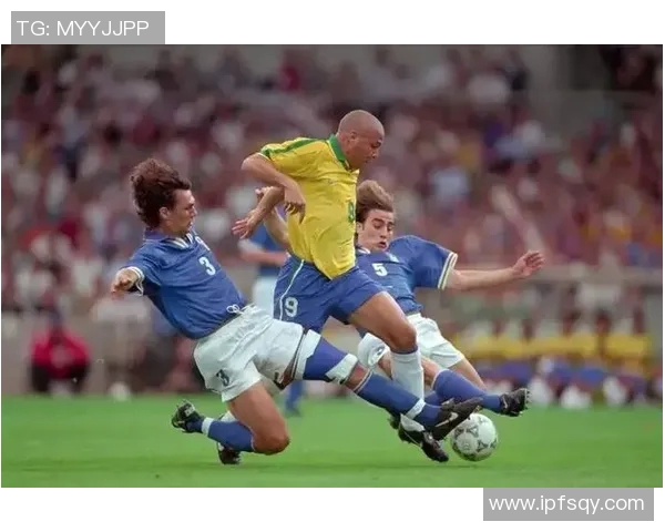 足球明星的精彩瞬间与独特魅力全景展示