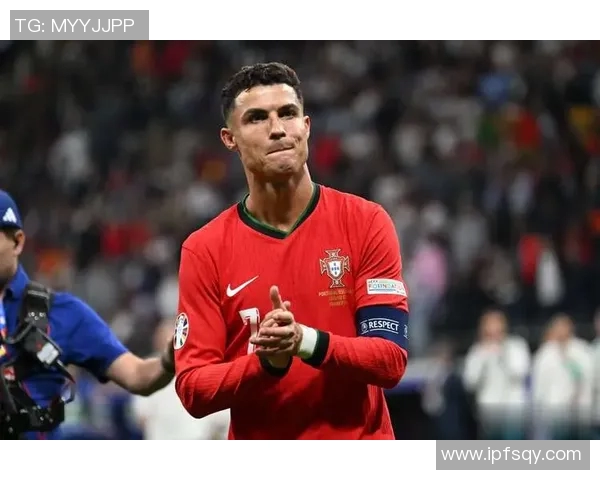 全球顶尖中锋足球明星的传奇与荣耀之路 全球顶尖中锋足球明星的传奇与荣耀之路