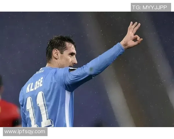 德国足球明星克洛泽的球衣号码及其背后故事揭秘 德国足球明星克洛泽的球衣号码及其背后故事揭秘